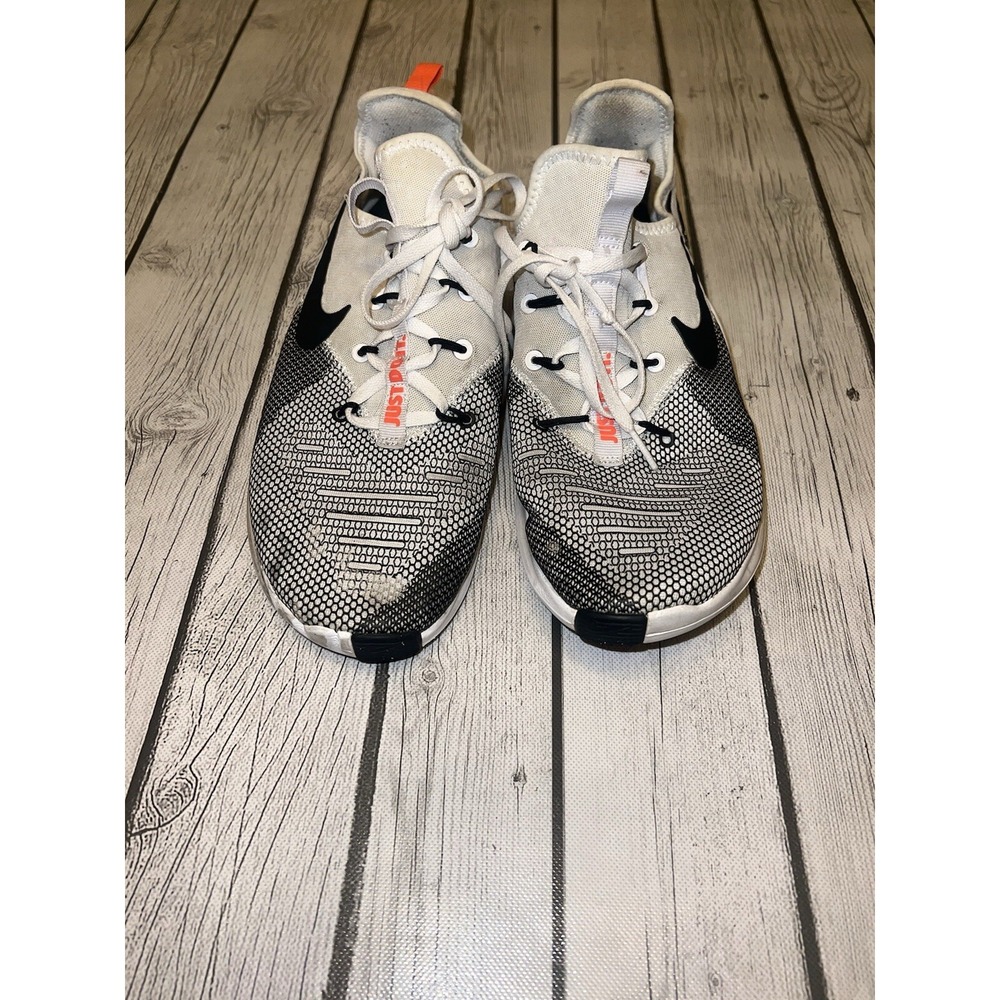 Nike Womens Free TR 8 942888-101 White & Black Running Shoes Sneakers Size 10.5